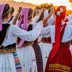 Dansen tot de zon opkomt: Ontdek de beste plekken om traditionele Mallorcaanse dans te zien