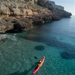 De beste plekken om te paddleboarden en kajakken op Mallorca