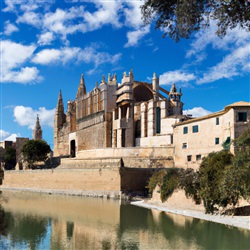 Ontdek de Schoonheid van Mallorca: Bezoek de meest Iconische Gebouwen en Architectuur